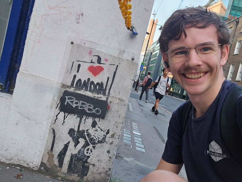 File:Charles in London.png